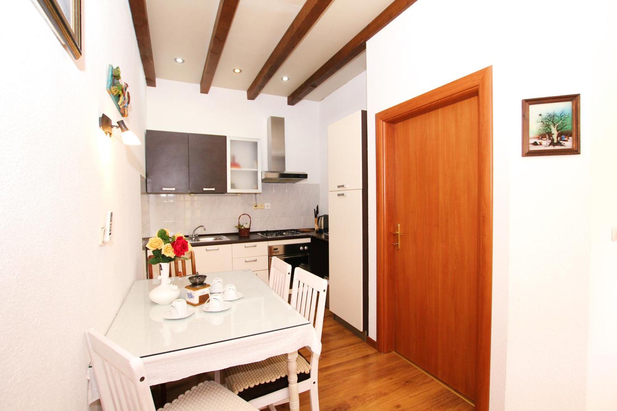Apartments Tomi & Ivana Trogir Exterior foto